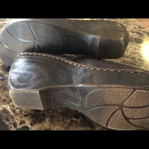 Born Shoes - Born Brown Leather Clogs With Braid Born Shoes - Born Brown Leather Clogs With Braid